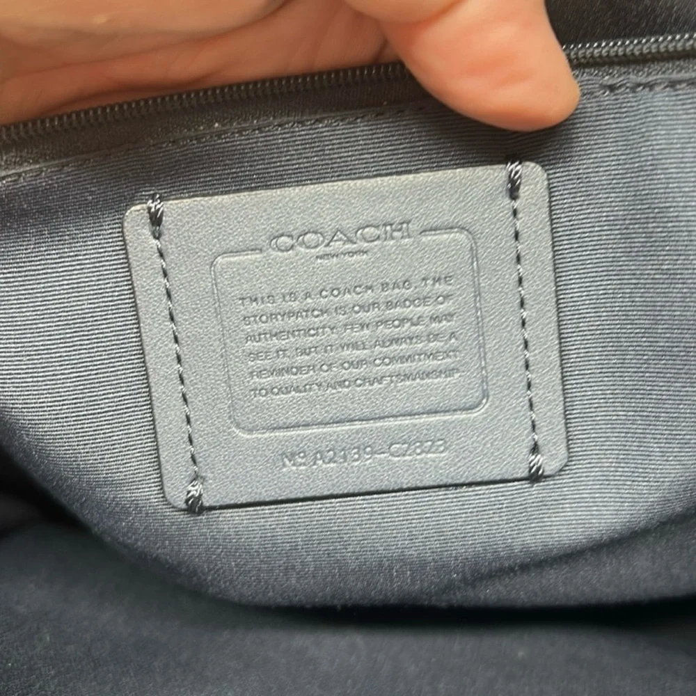 COACH C2823 TALL DEMPSEY CARRYALL SIGNATURE C WITH COACH PATCH & WRISTLET! - Picture 5 of 16